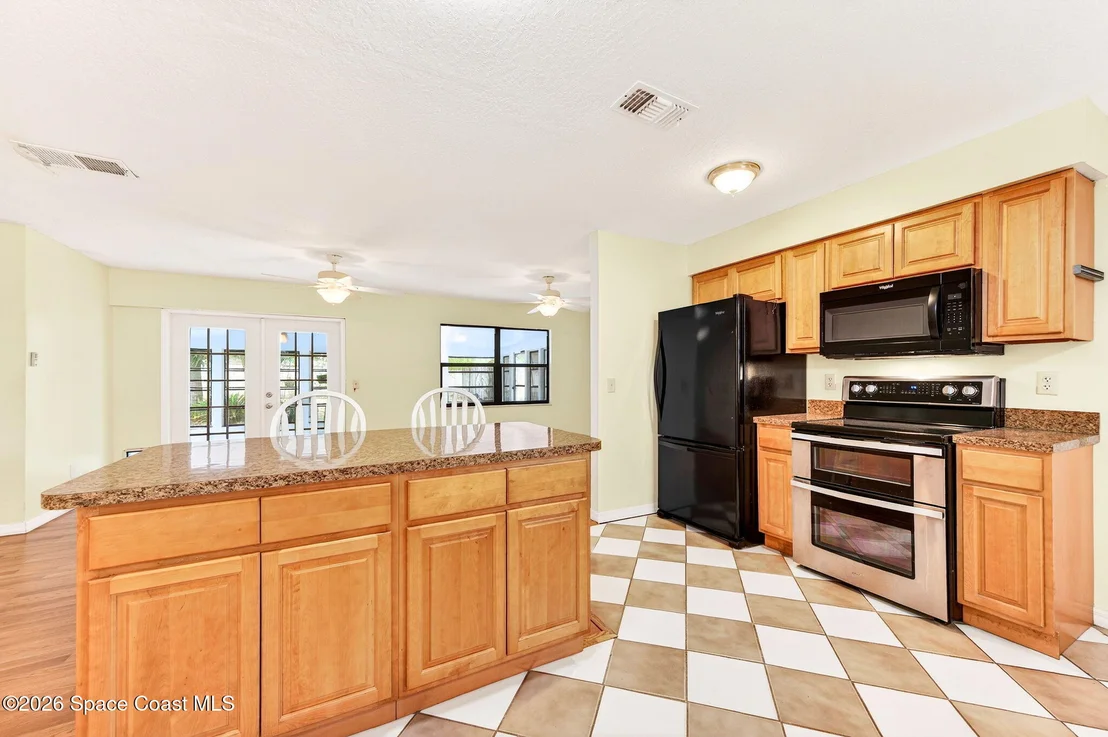 Photo of 2737 Cherbourg Road