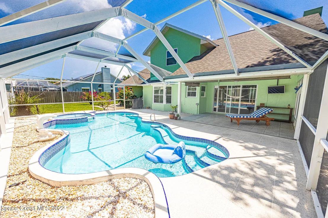 Photo of 2755 School Drive NE