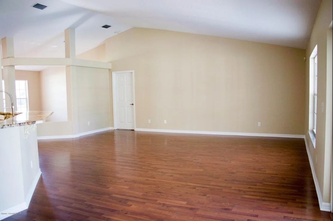 Photo of 5772 Newbury Circle