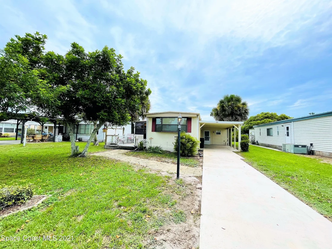 Photo of 735 Barefoot Boulevard