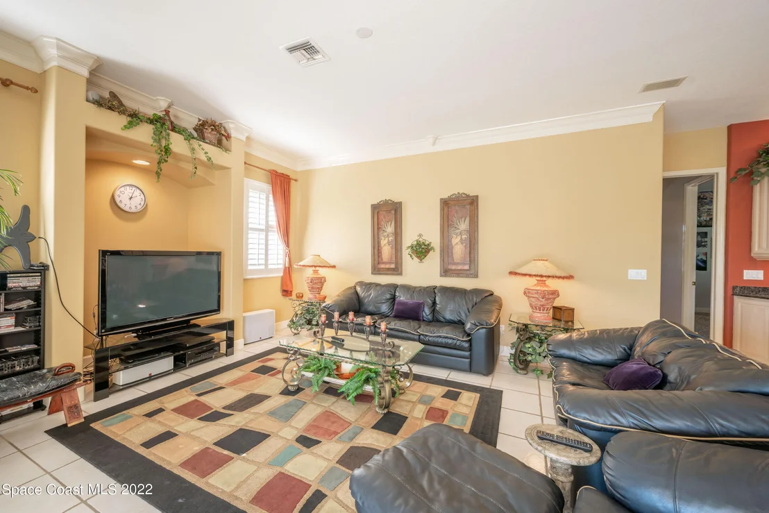 Photo of 981 Stratford Place