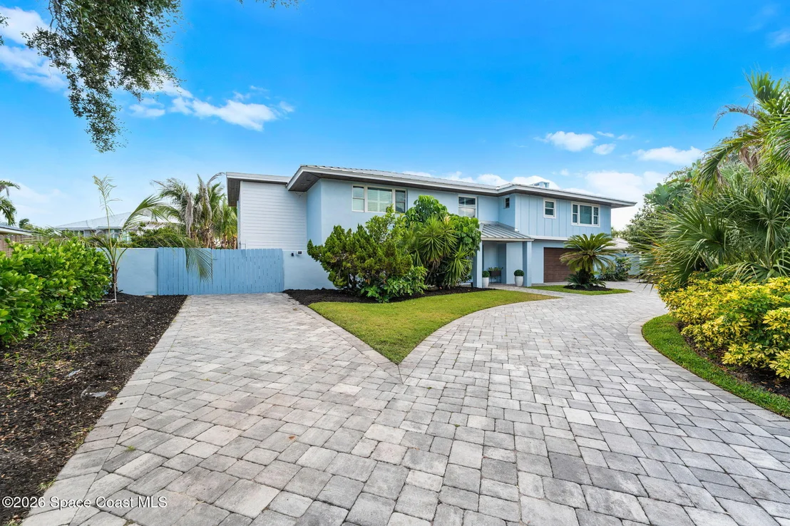 Photo of 417 Riverview Lane