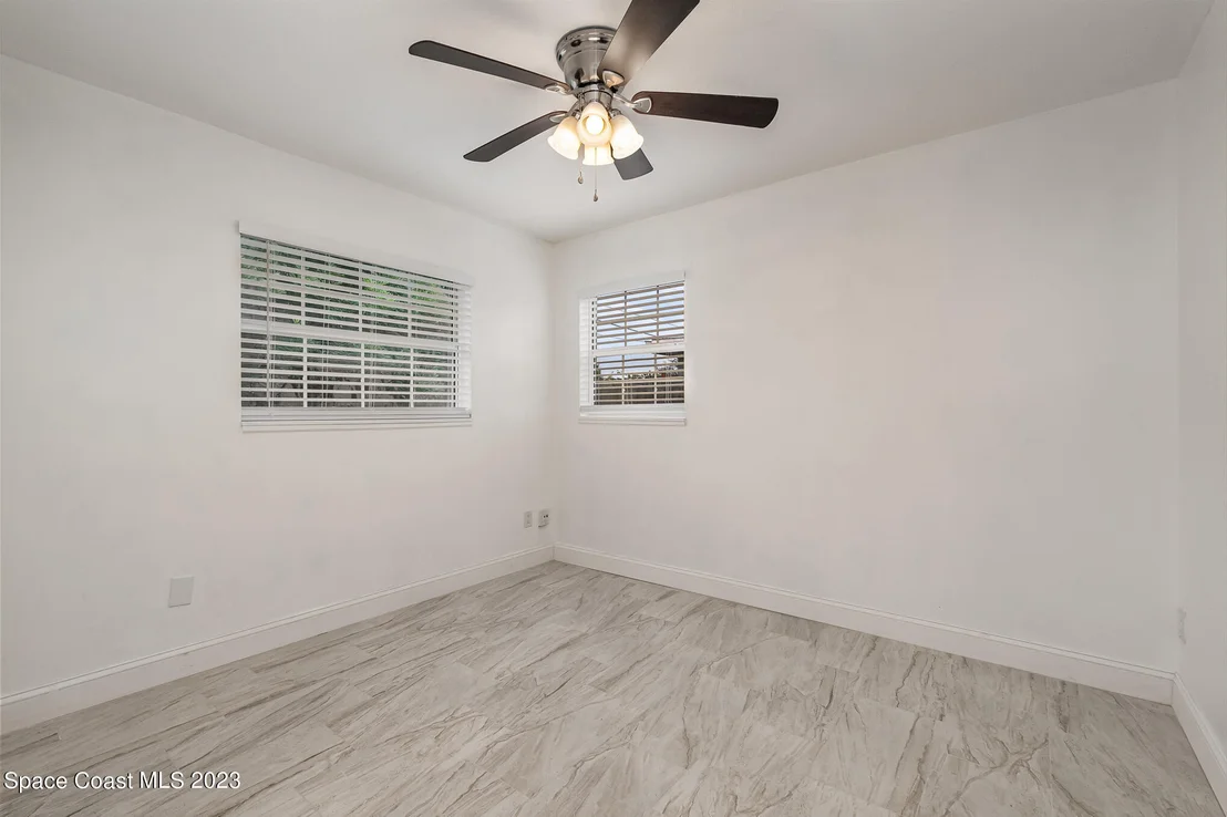 Photo of 581 Oxford Avenue