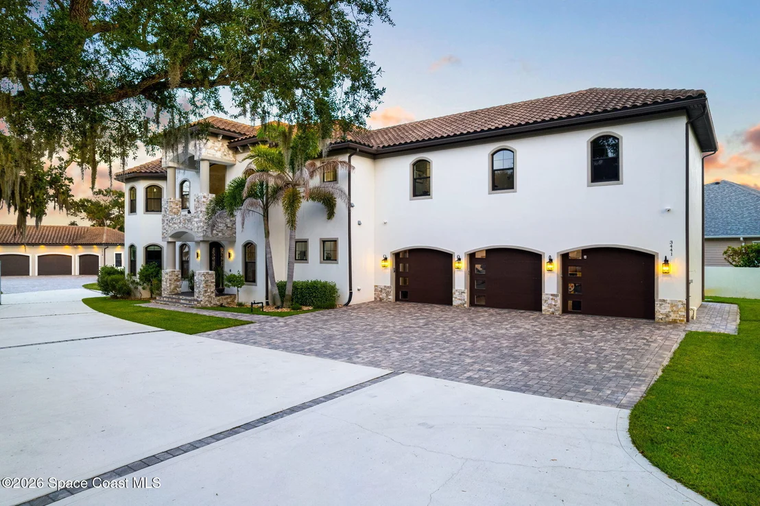 Photo of 3441 N Sylvan Lane