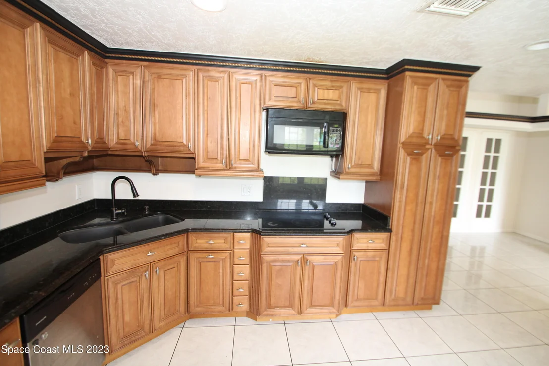 Photo of 1802 Pace Drive NW