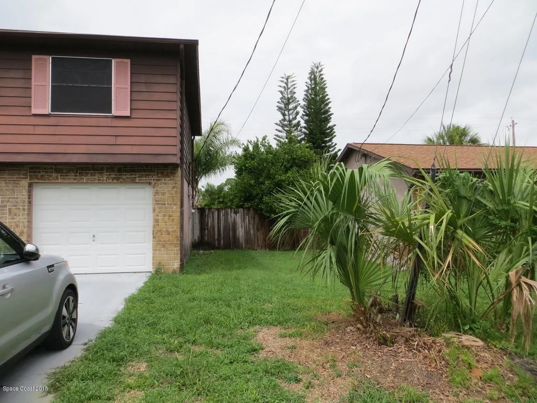 Photo of 1040 Sycamore Drive