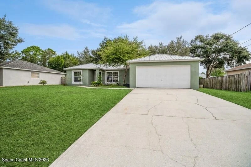 Photo of 6475 Addax Avenue
