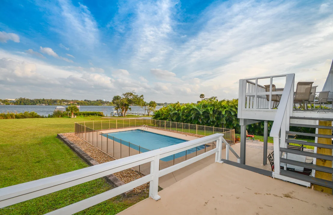 Photo of 9852 Riverview Drive