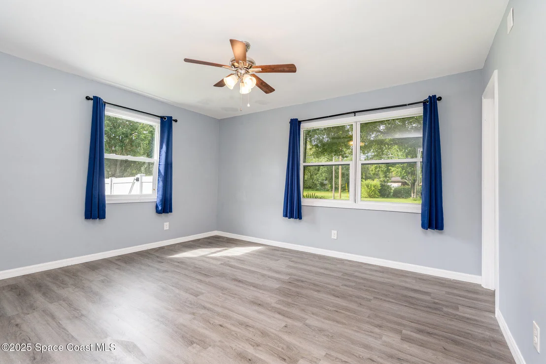 Photo of 190 Stephenson Drive NE