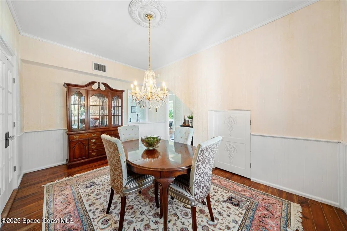 Photo of 607 Rockledge Drive