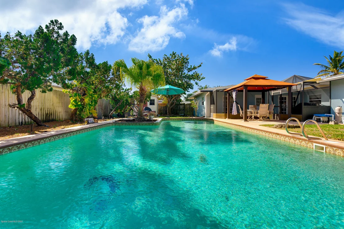 Photo of 611 Mango Drive