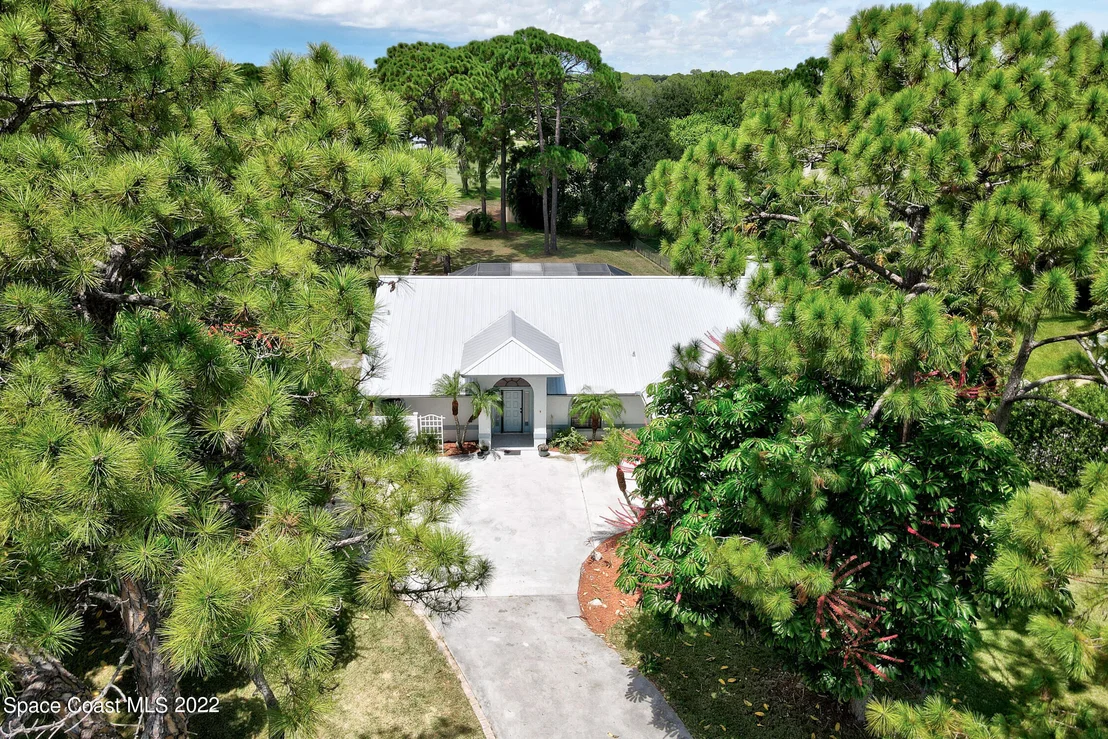 Photo of 4100 Redwood Drive
