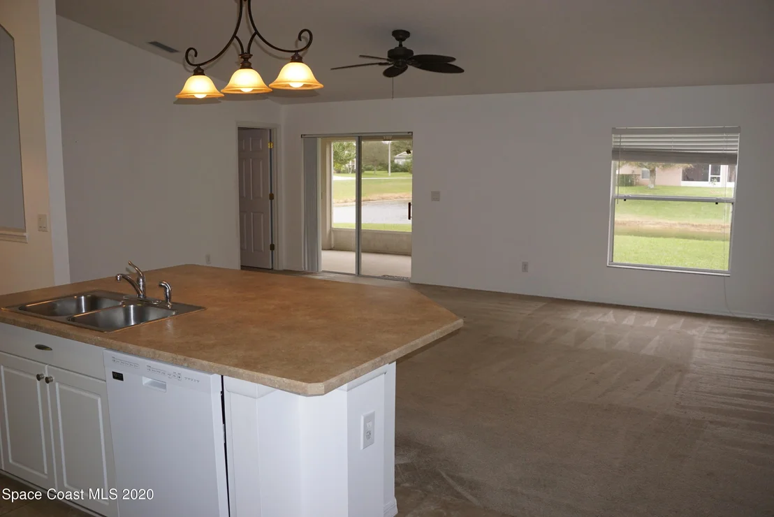 Photo of 1101 Morgan Circle NE