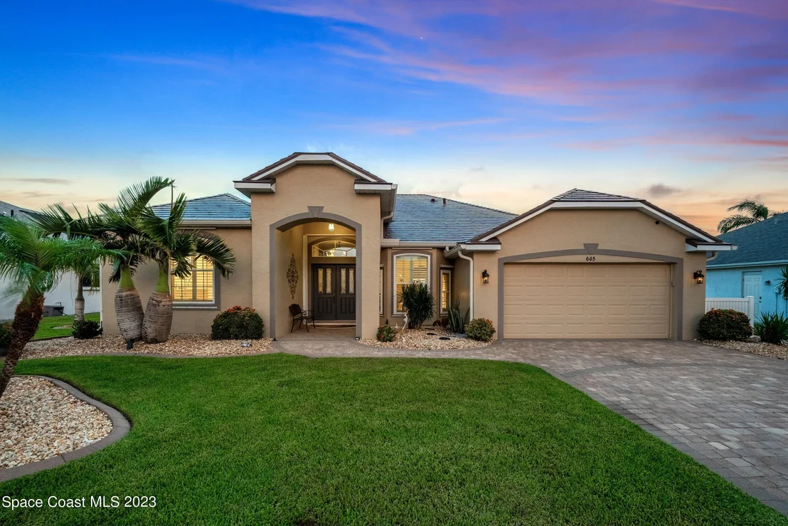 Photo of 665 Carriage Hill Road