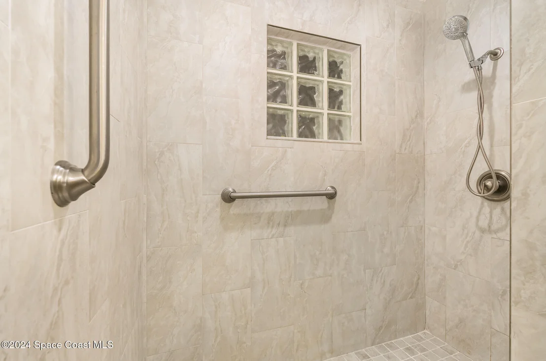 Photo of 2549 Hooper Road