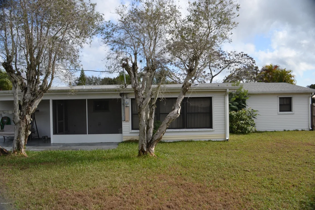 Photo of 1815 S Dodge Circle