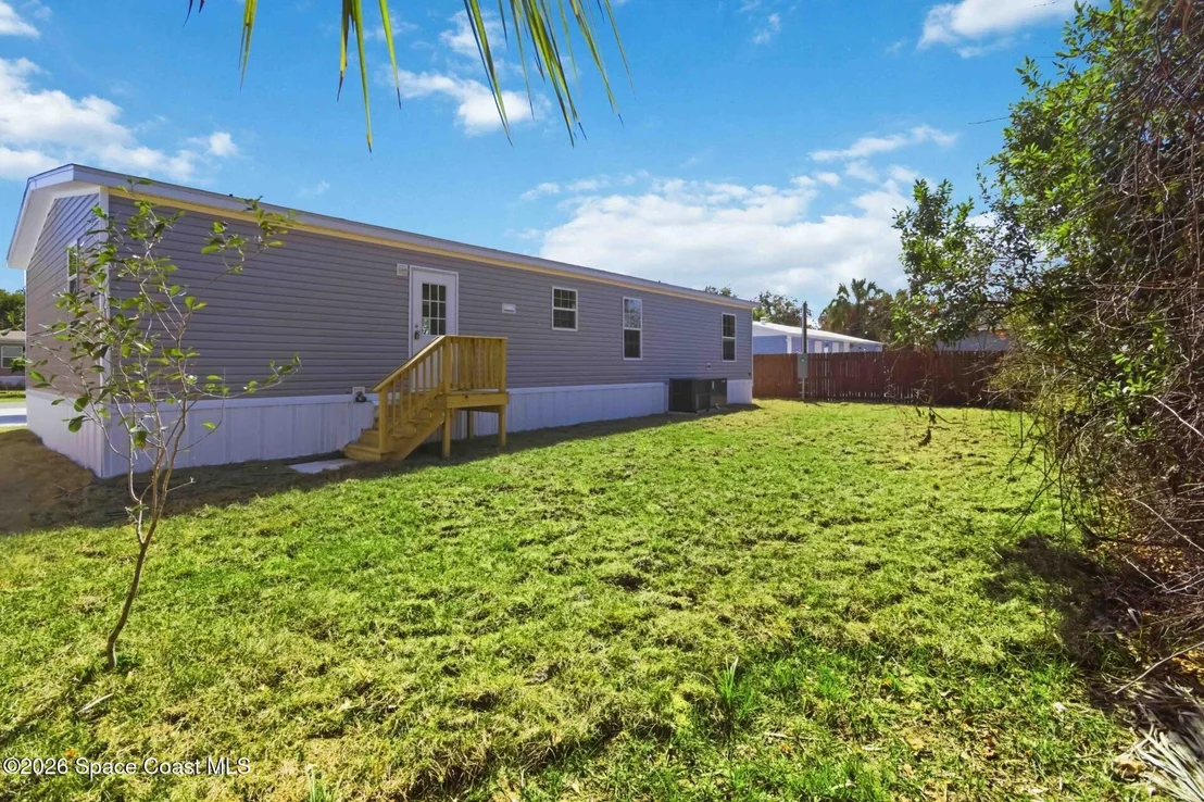 Photo of 6989 Dahlia Drive