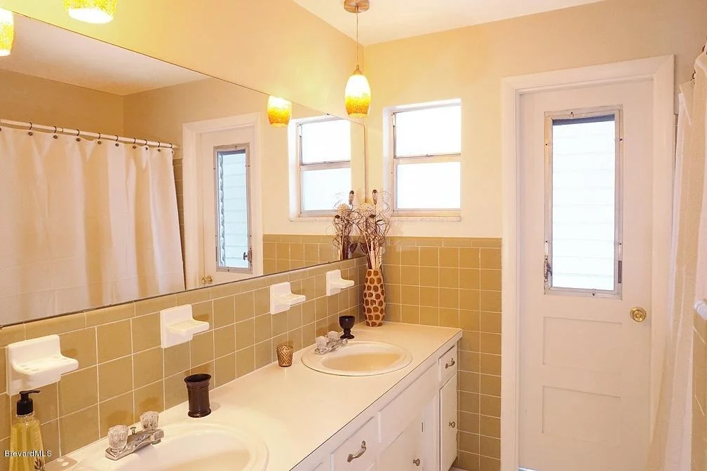 Photo of 116 Uranus Court
