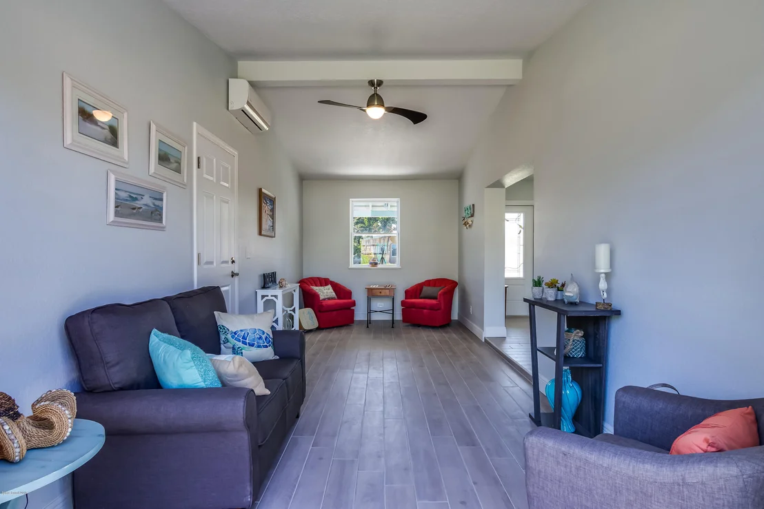 Photo of 320 Avenida De La Vista