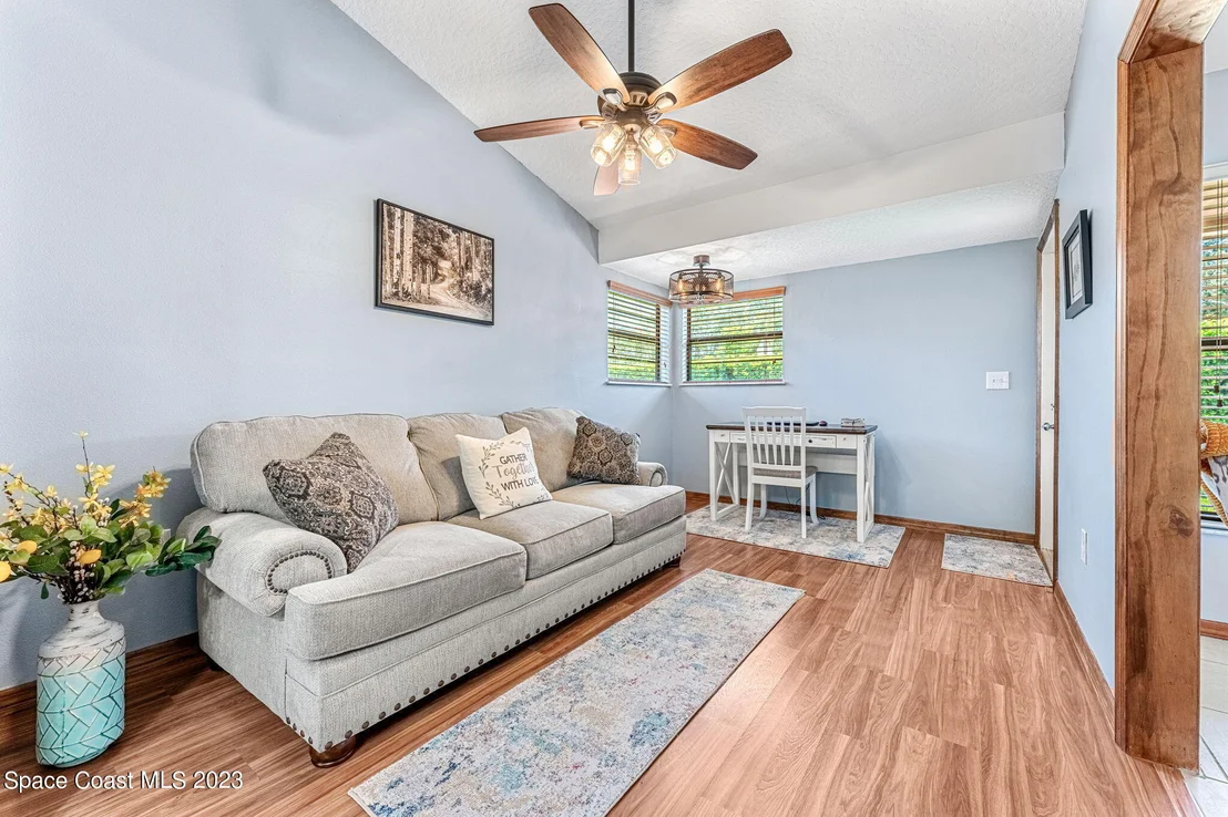 Photo of 885 Ridge Lake Drive