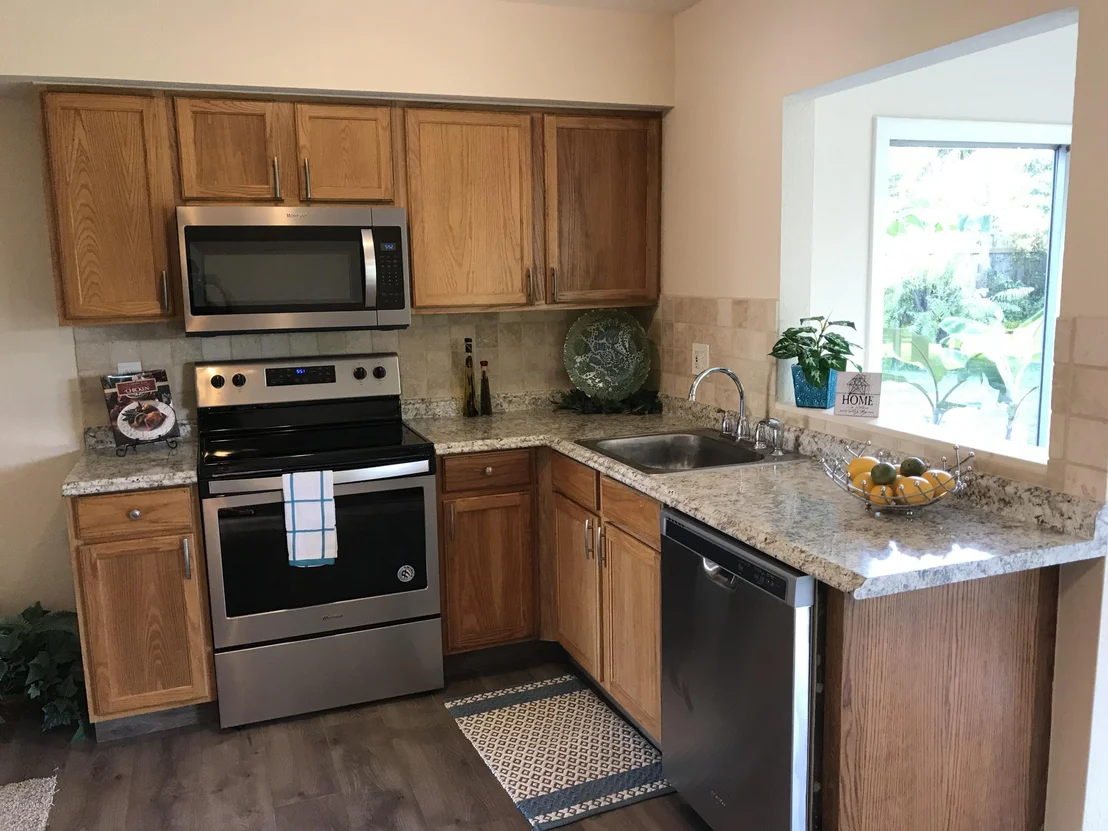Photo of 1370 Creel Road NE