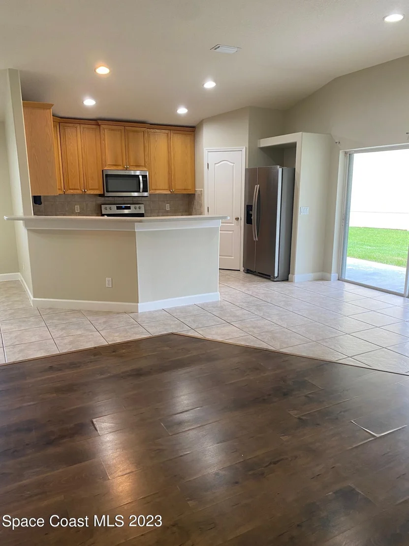 Photo of 407 Lofts Drive