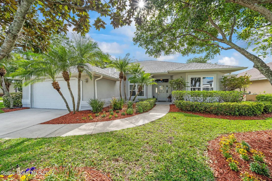 Photo of 1001 Fieldstone Drive
