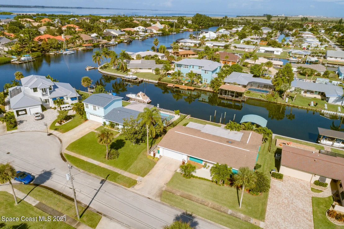 Photo of 481 Cardinal Drive