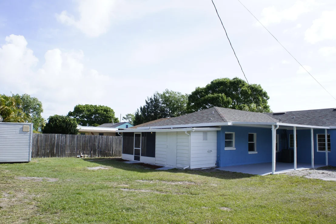 Photo of 1716 Park Avenue