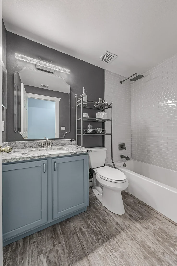 Photo of 1223 White Oak Circle
