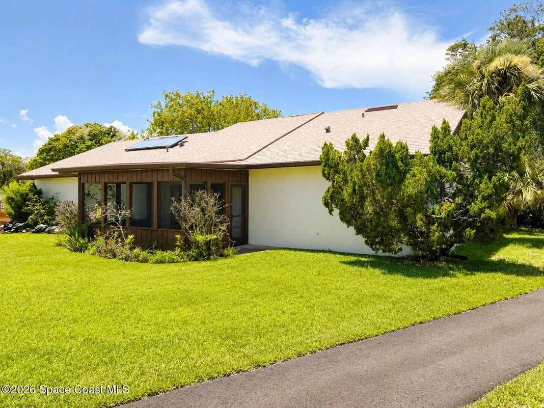 Photo of 255 Applewood Circle