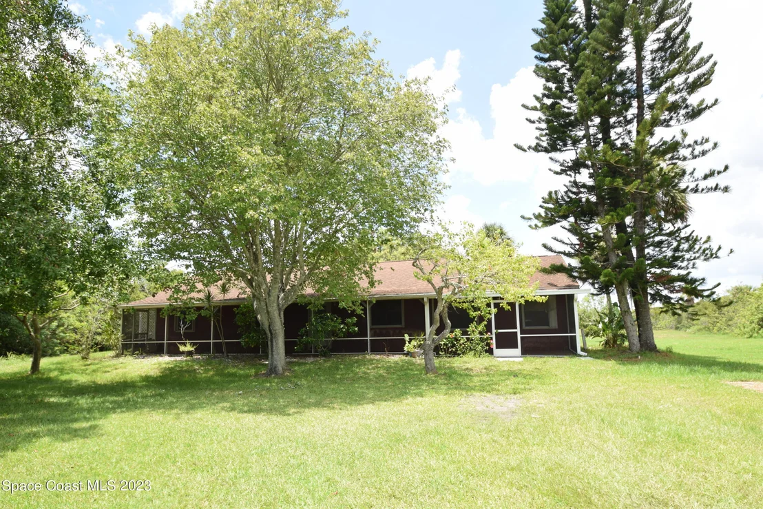 Photo of 2660 Weber Road
