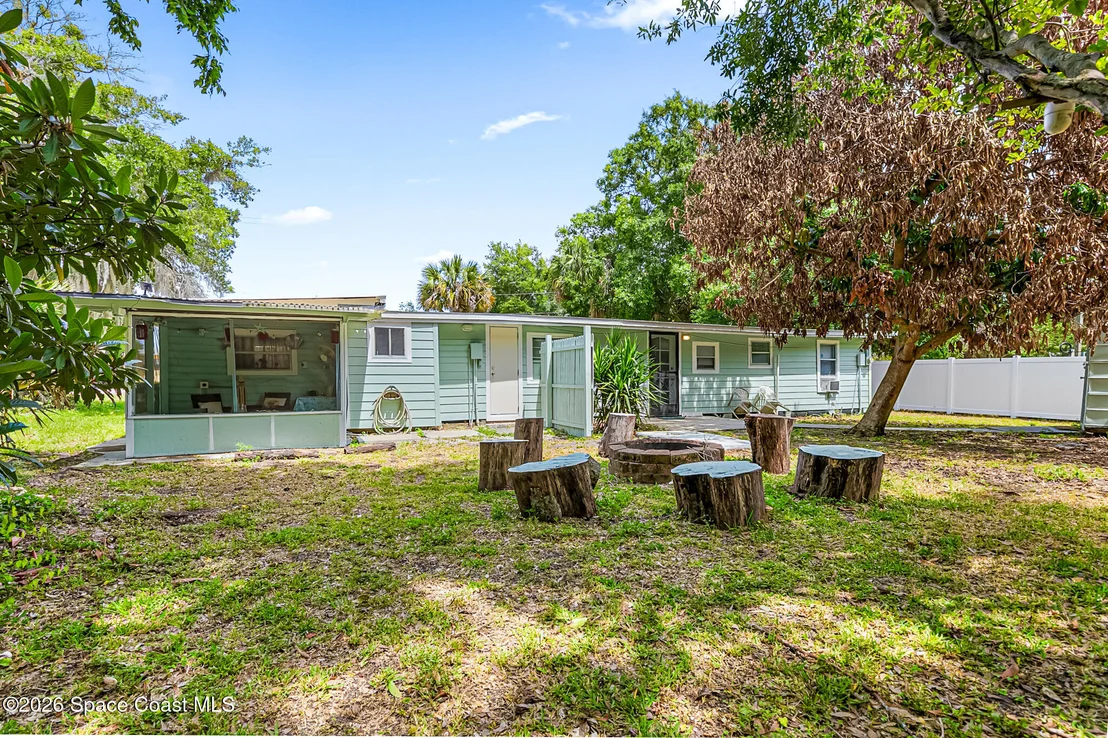 Photo of 329 Pineda Street