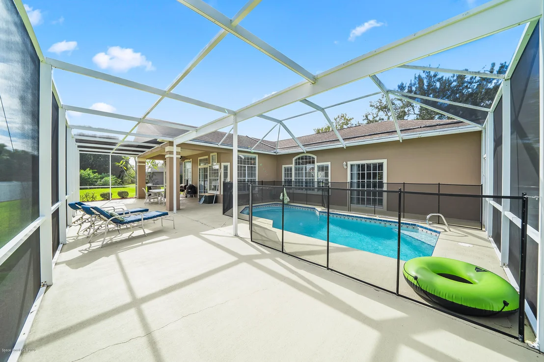 Photo of 4355 Canard Road