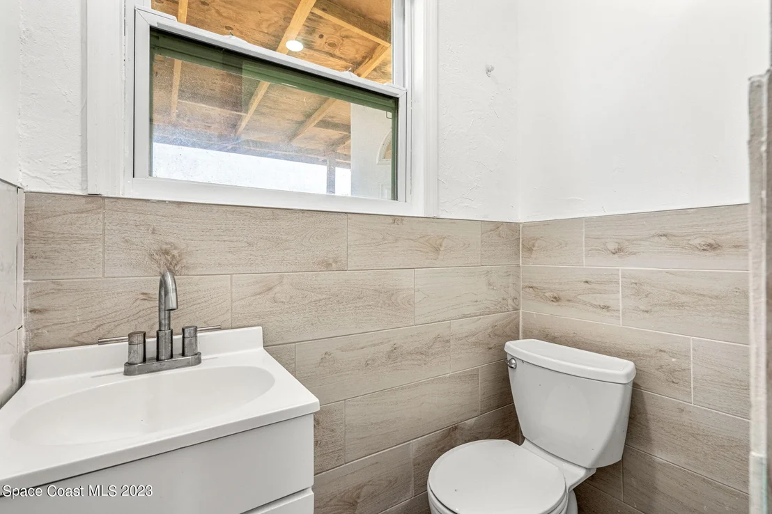 Photo of 2875 Stearns Avenue NE