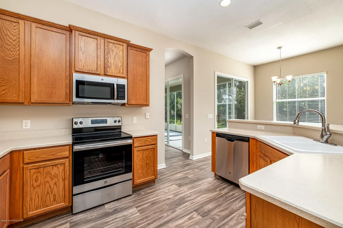 Photo of 1744 Hydrangea Road NW