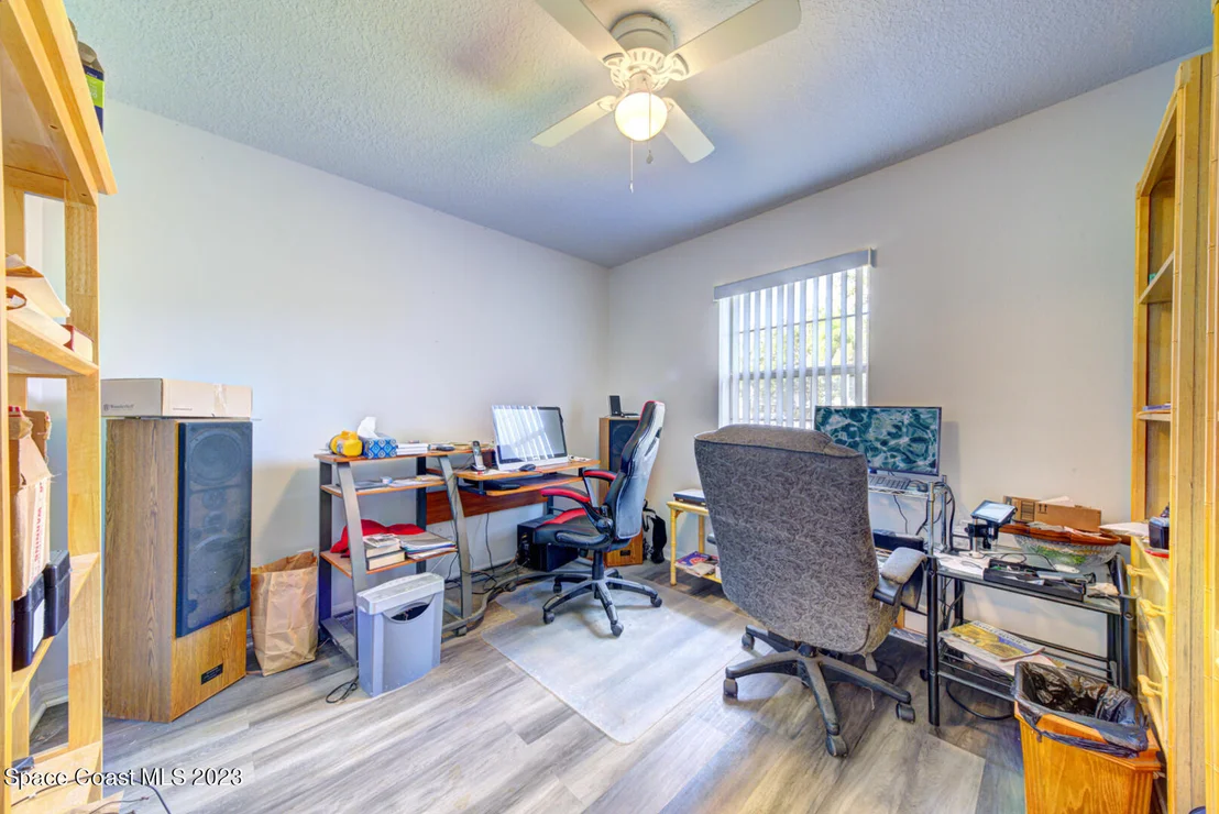 Photo of 2921 Saint James Lane