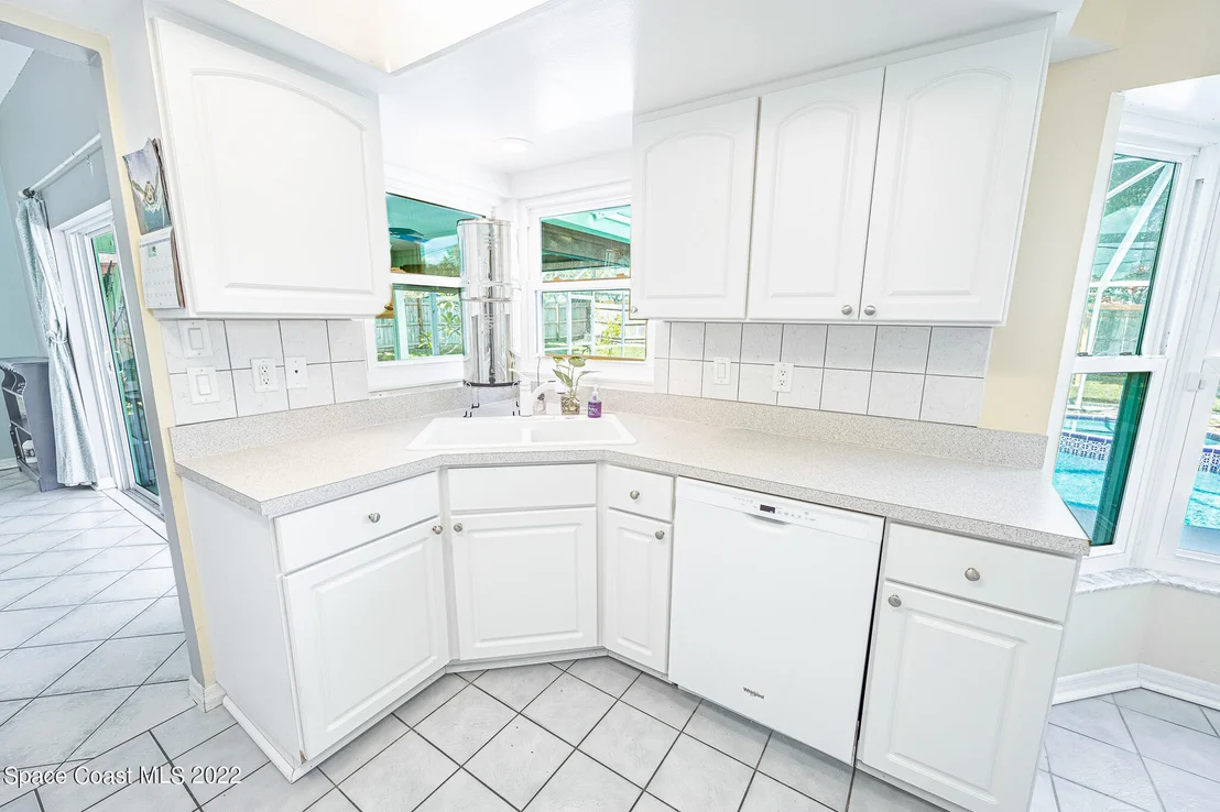 Photo of 2755 School Drive NE