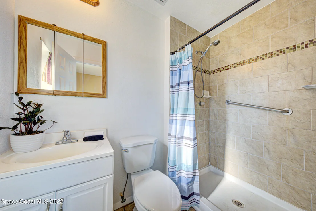 Photo of 1121 Daytona Drive NE