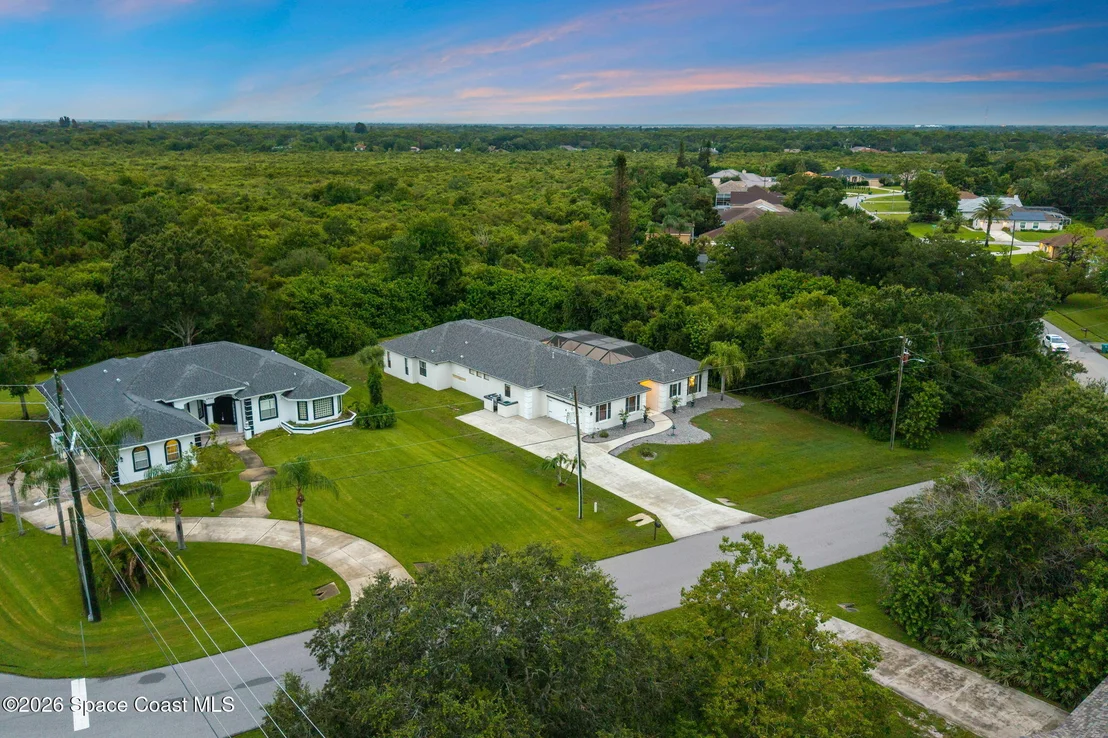 Photo of 4508 Canard Road