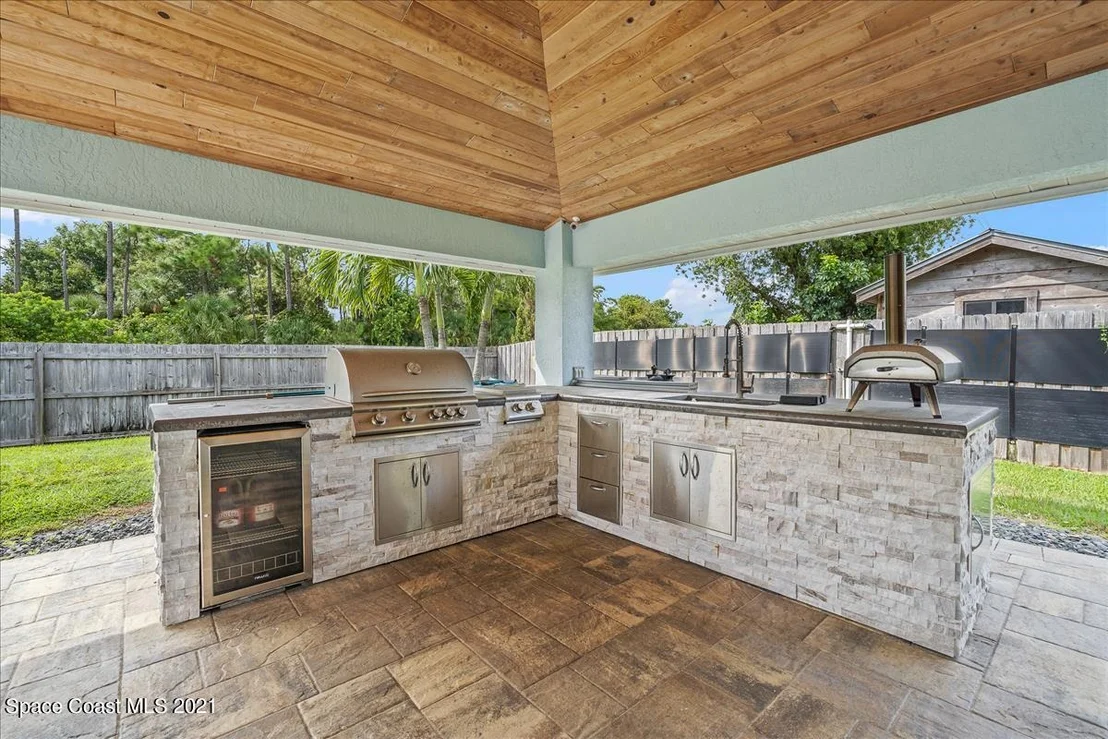 Photo of 1035 Jacaranda Circle