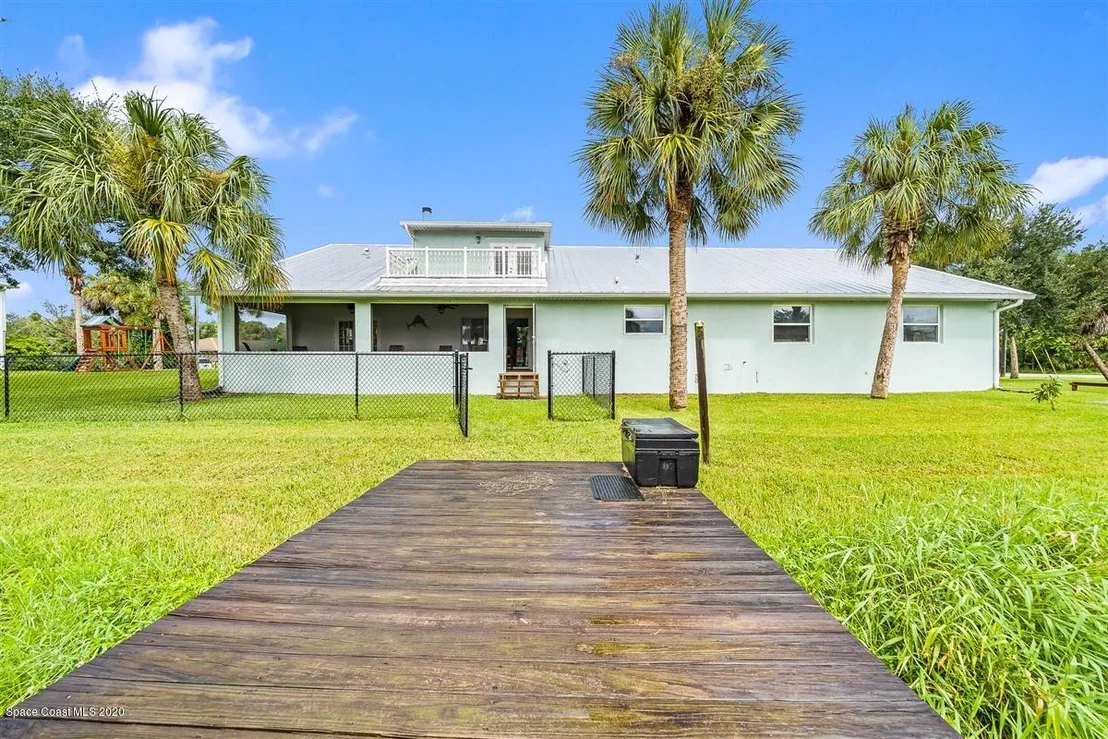 Photo of 4901 Evinrude Road