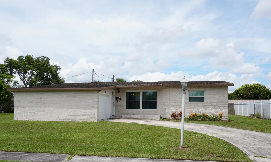 Photo of 1813 HUDSON Circle S