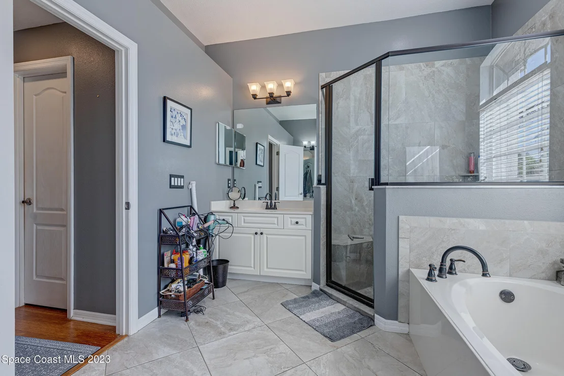 Photo of 832 Carriage Hill Road