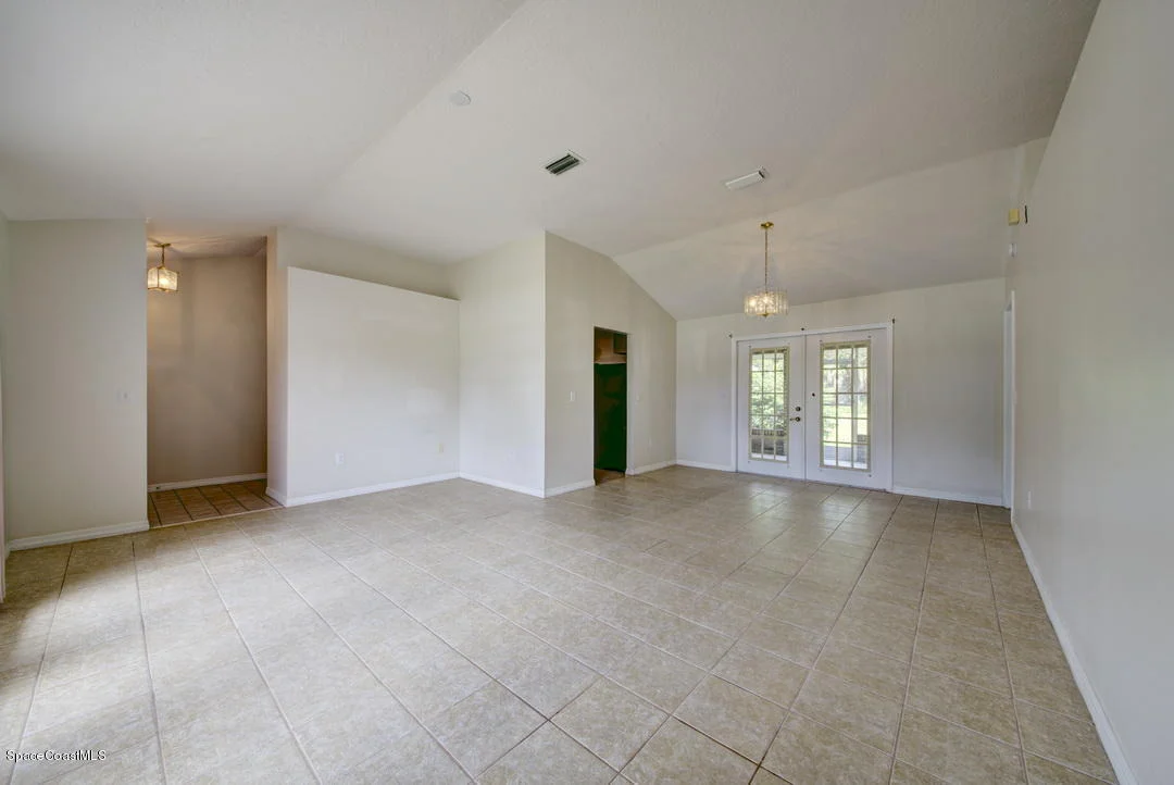 Photo of 307 SE Abello Road SE