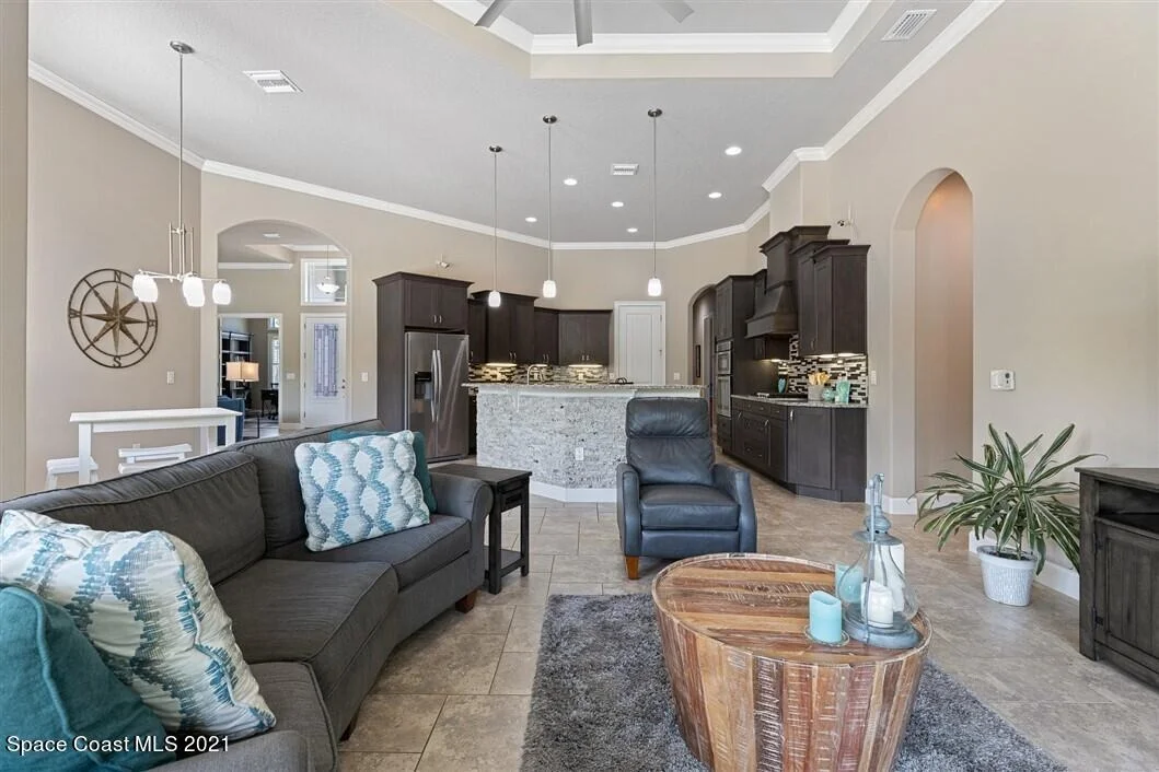 Photo of 823 Lorenza Place