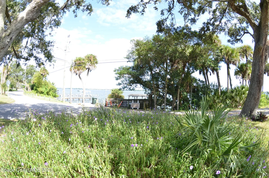 Photo of 1451 Rockledge Drive