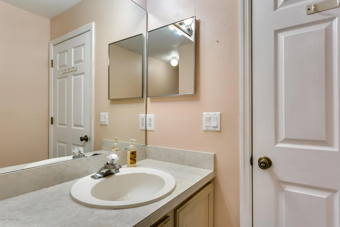 Photo of 1121 Juno Place