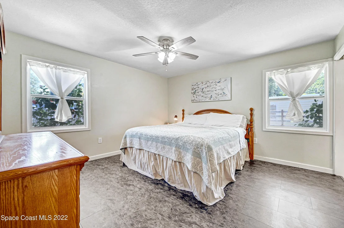 Photo of 1005 George Avenue