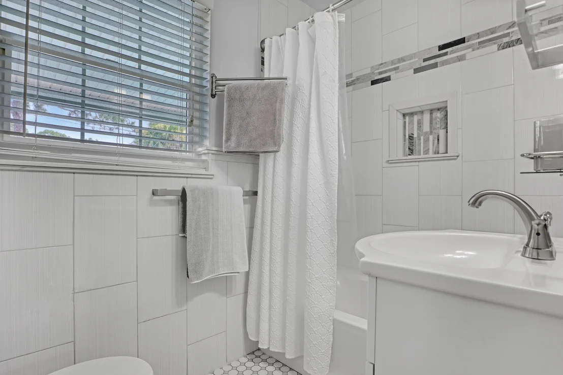 Photo of 1048 Azalea Lane